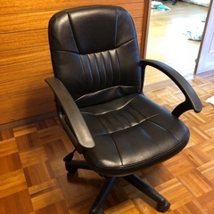 デスクチェアーの画像