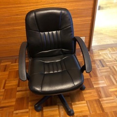 デスクチェアーの画像