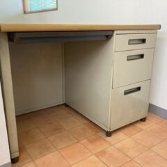 事務デスク  引き出し付き オフィス用品 事務机 会社 塾 学校 オフィスデスク OAデスク の画像