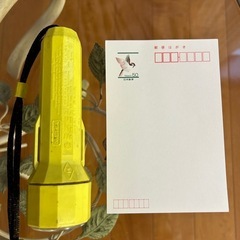 黄色の懐中電灯　フラッシュライト　flashlight 単二乾電池2本使用の画像