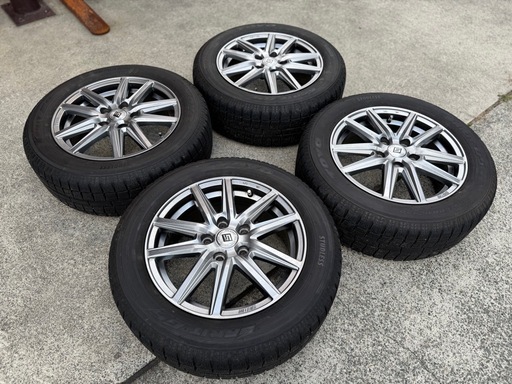 205/60/R16 TOYOスタッドレス8部山美品