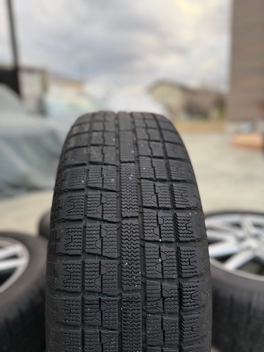 205/60/R16 TOYOスタッドレス8部山美品