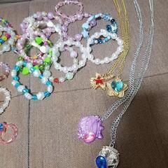 ブレスレット　ネックレス　おもちゃの画像