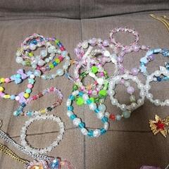 ブレスレット　ネックレス　おもちゃの画像