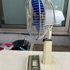 昭和レトロ扇風機の画像