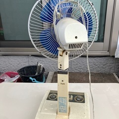 昭和レトロ扇風機の画像