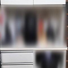 食器棚 、カップボードの画像