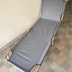 値下げ↓未使用◆折りたたみ簡易ベッド◆三つ折り◆リクライニング
