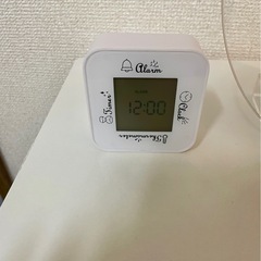 ガラス時計　デジタル時計　の画像