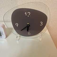 ガラス時計　デジタル時計　の画像