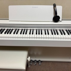 CASIO電子ピアノ　椅子・ヘッドホン・フロアマット付き