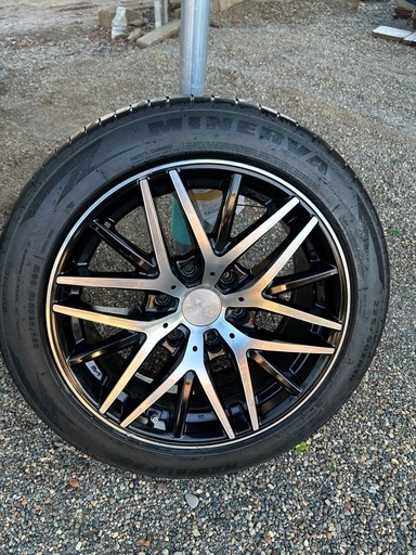 WORK エクストラップ CVM06 18
インチ タイヤホイールセット ハイエース キャラバン 4本タイヤホイールセット