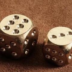 
【ユニークなデザイン】
この金色のサイコロは、手作りの魅力を持ち、特別な場面や装飾に最適です。

【高品質な素材】
金属製で☆真鍮■耐久性があり、長持ちします。手触りも良く、見た目にも美しいです。の画像