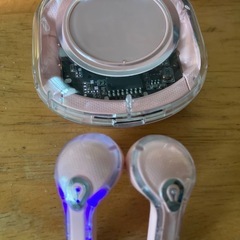 完全ワイヤレスイヤホン Revolution10ホワイトの画像