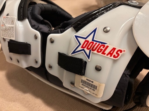 アメリカンフットボール　　ヘルメット、プロテクター、グローブ、スパイクセット