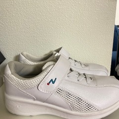 美品　ナースシューズ　靴　スニーカー　病院の画像