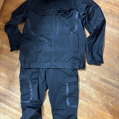 【決まりました】服アンダーアーマーなど、作業着上下、帽子の画像
