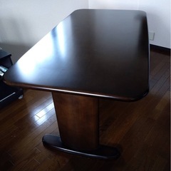 良質なダイニングテーブル　美品