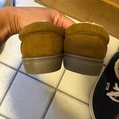 茶色　ボアスリッポンの画像