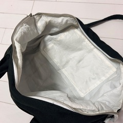 Zucca 黒ファスナー付きバッグの画像