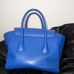 CHARLES&KEITH

 ブルー ハンドバッグの画像