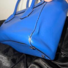 CHARLES&KEITH

 ブルー ハンドバッグの画像