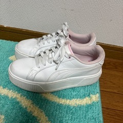 PUMAスニーカーの画像