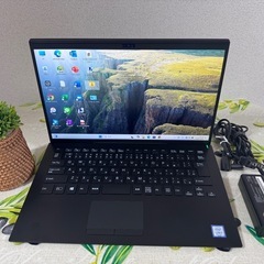 8世代i3Sony Vaio VJPK11C11N Core i3-8145U
