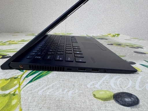 8世代i3Sony Vaio VJPK11C11N Core i3-8145U