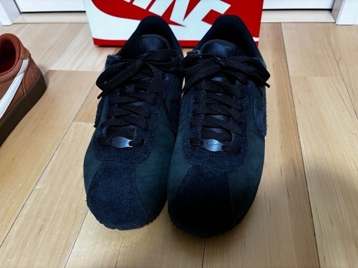 【新品同様と美品】NIKEスニーカー2足セット