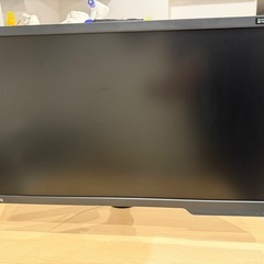 ゲーミングモニターとモニターアーム