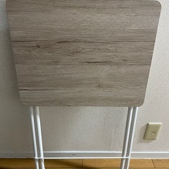 折り畳み机の画像