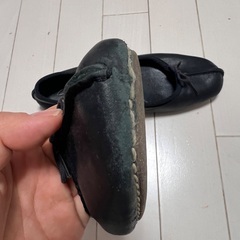 【お値下げ✨】Clarks 本革フラットシューズ（黒・サイズ23.5）の画像