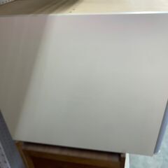 吊戸棚　棚（扉が樹脂？/未使用品です）の画像