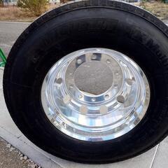 315/70R22.5 MICHELIN  ALCOA22.5×9.00-176 10穴 ボルボトラックスペア外し 未使用の画像