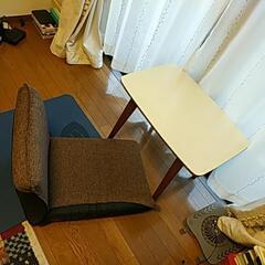 テプール、背もたれ椅子の画像