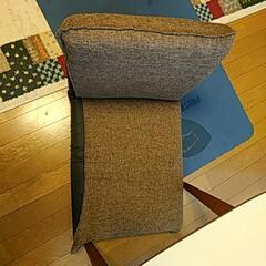 テプール、背もたれ椅子の画像