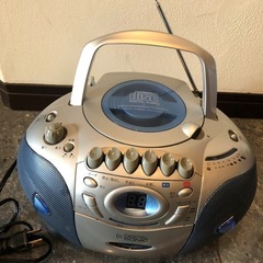 お引渡し決定しました【ジャンク品、無料】CD・AM/FMラジオス...