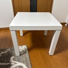 テーブル