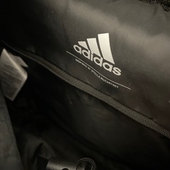adidasリュック
の画像