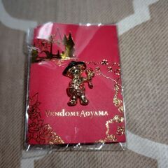 VENDOME AOYAMAで貰ったピンブローチ（未使用）の画像