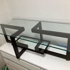 アルテジャパンのガラステーブル