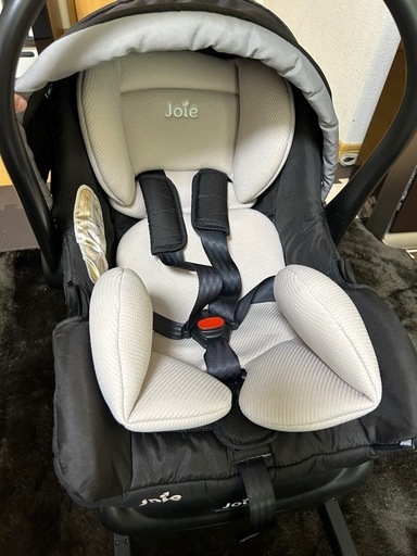 【お値下げしました】Joie チャイルドシート　（ISOFIX対応）