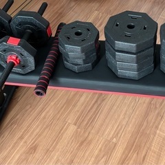 終了【無料】フラットベンチ（折りたたみ可）&可変ダンベルセット【12/8まで掲載】 の画像