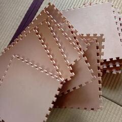 組立式コルクマット１５枚　一辺29.7cm前後　厚み約7mm　少し使用感ありの画像