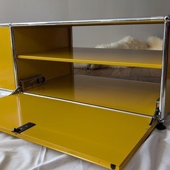 USMハラー テレビボード ゴールデンイエロー USMハラー テレビボード ゴールデンイエロー