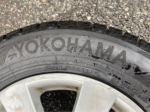 スタッドレスタイヤ　ヨコハマアイスガード　195/65R15  バリ溝　