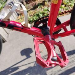 子供用24インチ自転車赤の画像