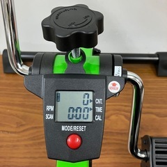 ☆値下げ☆K2412-118 フィットネスバイク TJ-001438 年式表記無し 通電確認済み 汚れ有りの画像