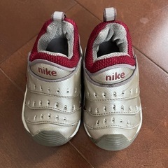 新品　NIKE ダイナモ　スリッポン　10センチ